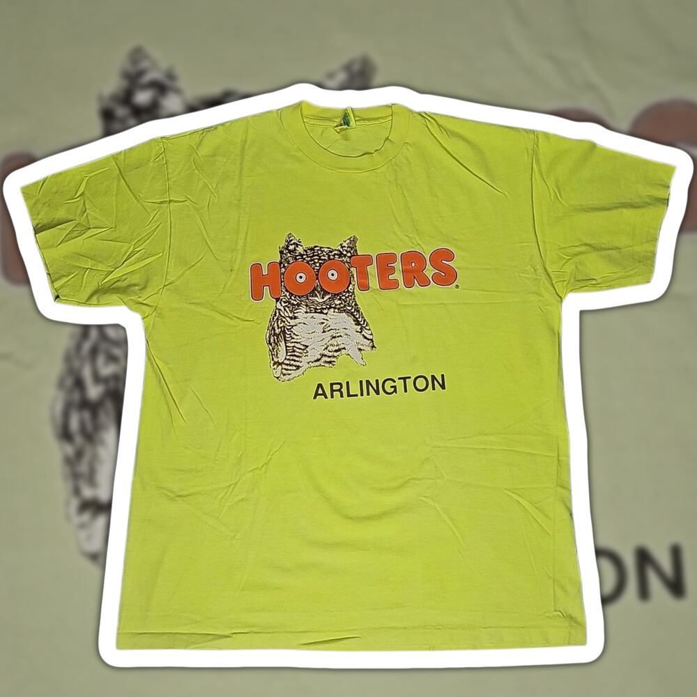 Vintage Hooters T-Shirt Mens XL Yellow Double Sided Single Stitch Hanes USA Made